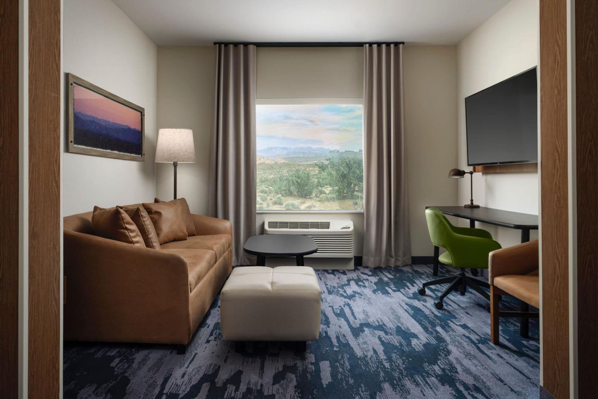 Fairfield By Marriott & Hotel *