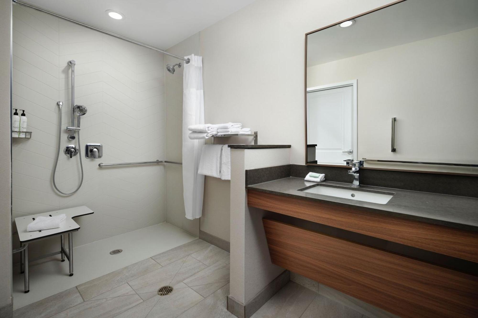 Fairfield By Marriott & Barstow
